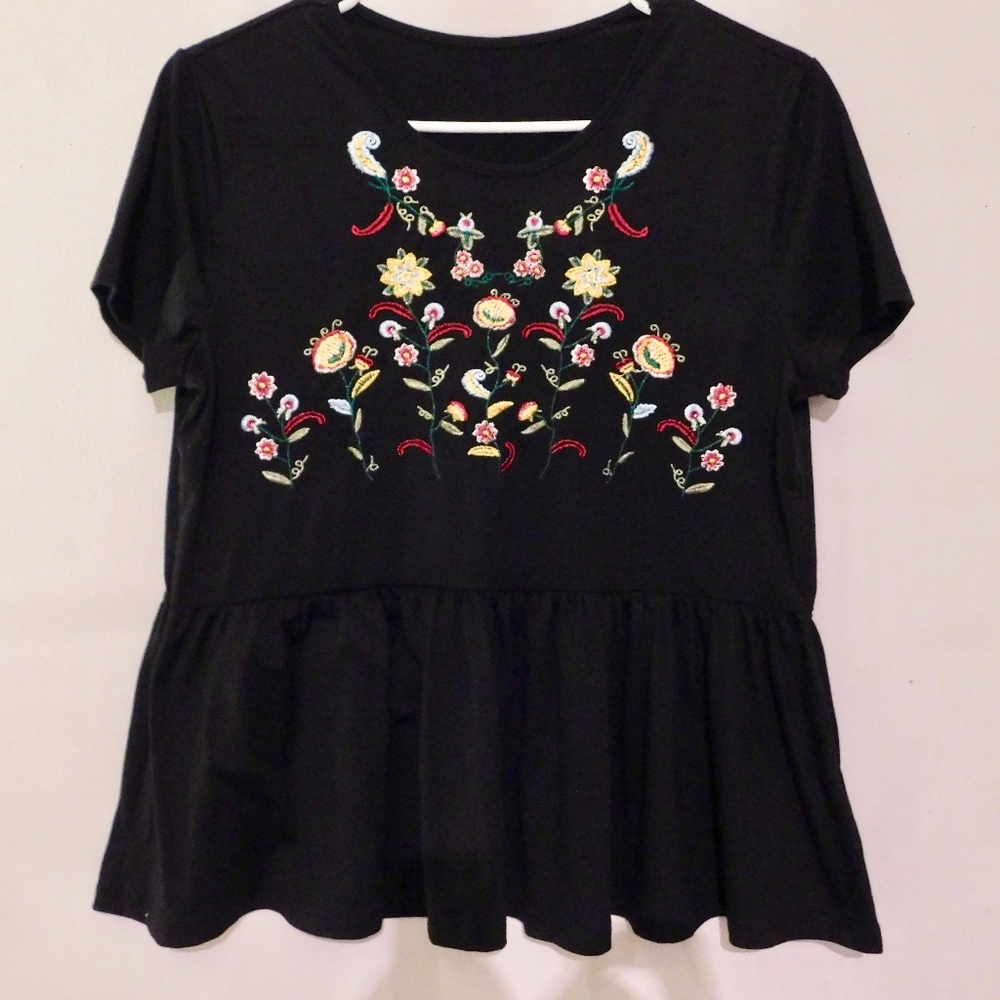 BLACK EMBROIDERED BLOUSE